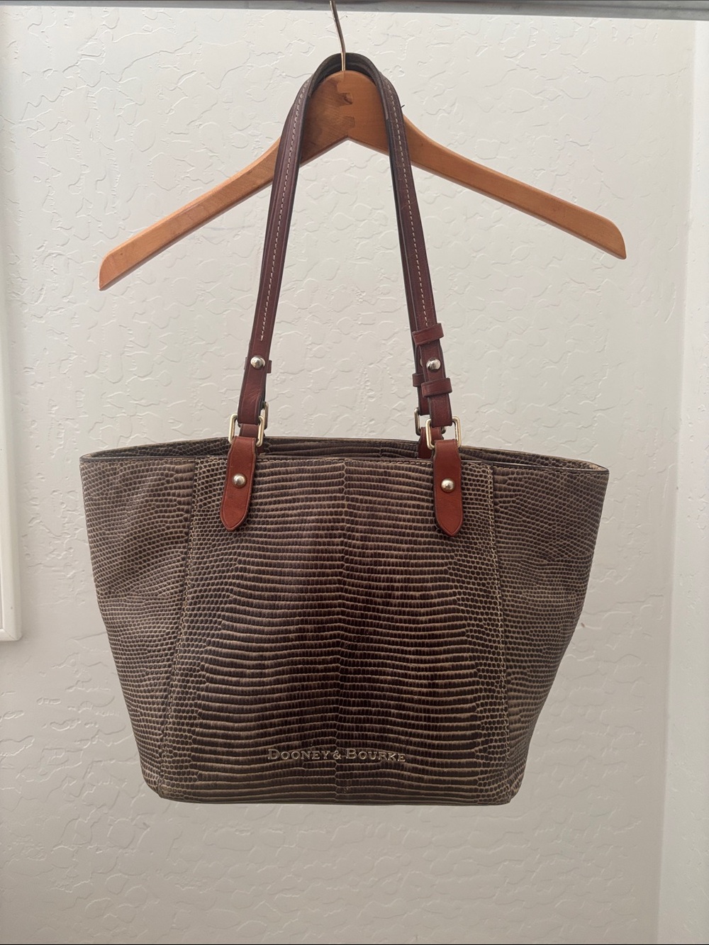 Dooney & Bourke Brown Lizard-Embossed Tote with Dark Brown Handles Retail $288